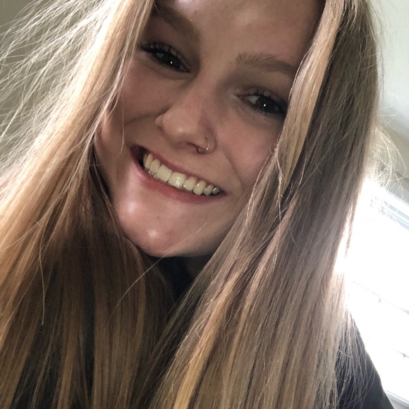 Meet your Posher, Emma - Picture 1 of 1